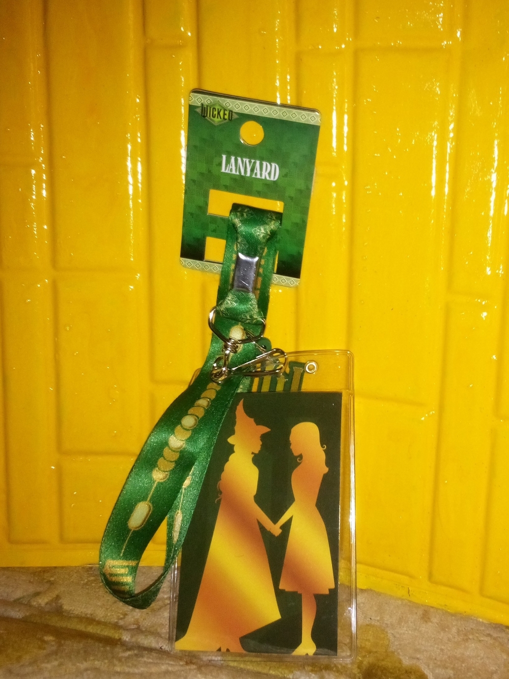 Wicked Wizard of Oz Spencer's Green Yellow Lanyard Badge Holder Glinda Elphaba